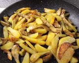 A picture of step 3 of Zero-Mile Artichoke Hearts with Fried Potatoes Sicily 👩‍🍳.