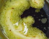Foto langkah ke 3 dari resep Bolu Sarang Semut Kukus (Karamel) hanya pake Garpu.