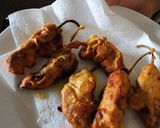 A picture of step 3 of ہری مرچ کے بھرواں پکوڑے.