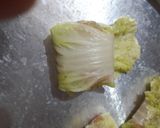 Foto langkah ke 7 dari resep Sawi Gulung Isi Ayam.