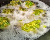 मेथी साग के पकौड़े (methi saag ke pakode recipe in Hindi) रेसिपी चरण 3 फोटो