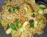 Foto langkah ke 2 dari resep Korean spicy soup mie sedap.