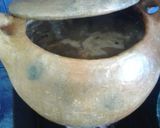 Foto del paso 3 de la receta: Caraotas negras con manitas de cerdo y topocho en olla de barro