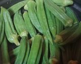 Foto langkah ke 1 dari resep Oseng kacang bendi udang rebon.