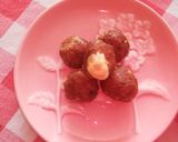 Sajttal töltött húsgolyó recept fázis 1 fotója