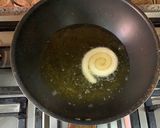 A picture of step 5 of Mshabek / Zulabiya (Jalebi).