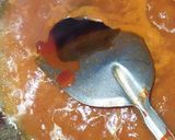 Foto langkah ke 3 dari resep Sosis Jamur Telur Saus Pedas.