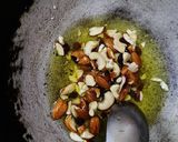 A picture of step 2 of Apple Dryfruit Halwa.