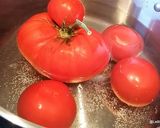 Une image de l'étape 1 de Gaspacho Andalou : Soupe froide de tomates et pain - Salmorejo (Andalousie).