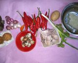 Foto langkah ke 1 dari resep Nasi Kuning Lauk Habang Komplit.