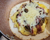 Foto del paso 6 de la receta: Fajita de tortilla con champiñones y jamón 😋