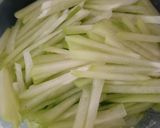 Foto langkah ke 1 dari resep Tumis Labu Siam Bawang Putih.