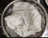 A picture of step 1 of Finger millet upma.