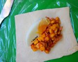 Foto langkah ke 2 dari resep Chili Tuna Puff Praktis.