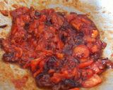 A picture of step 2 of Khajoor & tamatar ki Chutney.