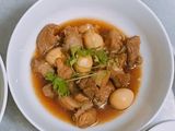 Thịt kho trứng nước dừa
