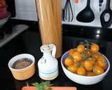 Foto del passaggio 2 della ricetta Spaghetti al datterino giallo, sapore di mare🏖️