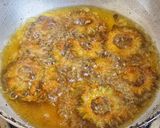 A picture of step 7 of Crispy Karela Chips.