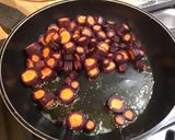 Une image de l'étape 5 de Carottes bicolores sucrées salées à l'ananas, menthe et jus de prunes.