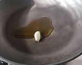 Foto del passaggio 3 della ricetta Filetto di halibut con crema di zucchine e maionese alla liquirizia
