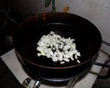Foto del paso 2 de la receta: Pollo con panceta en cubos (al disco)