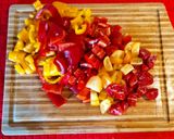 Foto del passaggio 1 della ricetta Crema di peperoni e pomodorini