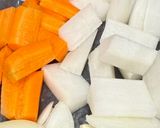 Hình bước làm 2 của món Cơm nhà với tôm sốt mayonnaise, canh ba chỉ heo củ quả, salad trộn phô mai