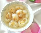 Hình bước làm 5 của món Chè hạt sen nhãn tươi