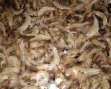 চিংড়ি দই পোস্ত (chingri doi pasto recipe in bengali) রেসিপি ধাপ - 1 ছবি