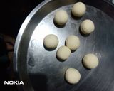 A picture of step 2 of ক্ষীরের গোলাপ জামুন.