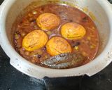 A picture of step 10 of Egg peas masala.