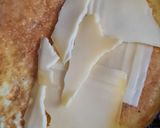 Foto del paso 3 de la receta: Mi omelette de queso 🥚 🧀 bien cocido, básico, nutritivo y saciante