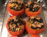 Une image de l'étape 8 de Tomates farcies au porc et trompettes de la mort.