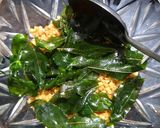A picture of step 3 of Curry leaves chutney.
