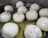 Hình bước làm 2 của món Mâm bánh thập cẩm : ram ít, bột lọc, nậm