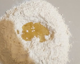 Foto del paso 5 de la receta: Masa para pizza - pizza de carnes frías