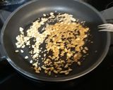 Foto del paso 1 de la receta: Ensalada tibia de lechugas con piñones y semillas de lino dorado