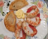 Foto del paso 3 de la receta: Langostinos y mini empanadillas de merluza