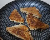 A picture of step 4 of Chocolate Samosa.