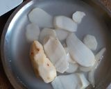 A picture of step 1 of Crisp Arbi Chips.