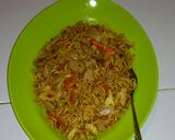 Foto langkah ke 2 dari resep Mie goreng sayur.