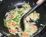 A picture of step 5 of Chicken chow mein.