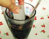 A picture of step 4 of Easy! Instant Coffee Jelly.