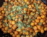 A picture of step 1 of Chatpata Masala Chana.