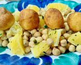 Foto del paso 5 de la receta: Ensalada templada de garbanzos con naranja y albóndigas de bacalao