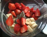 A picture of step 2 of Sugar-Free Strawberry Ice Cream.