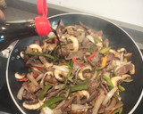 Foto del paso 7 de la receta: Noodles de ternera con pimientos