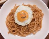 Hình bước làm 3 của món Mỳ ý sốt bò băm phong cách Halloween