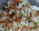 Foto langkah ke 4 dari resep Mie Goreng Kekian.