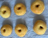 Foto langkah ke 4 dari resep Donat Pisang.